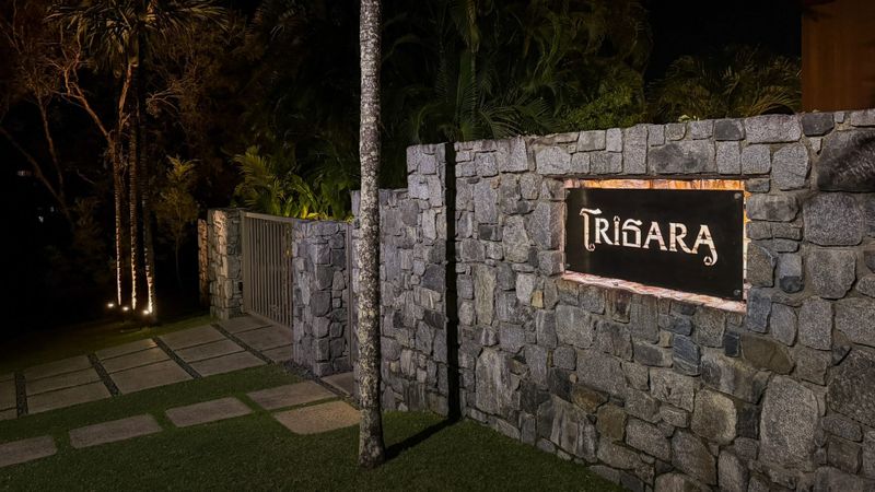 36 Trisara Sign Night (3916) (Custom Edit)