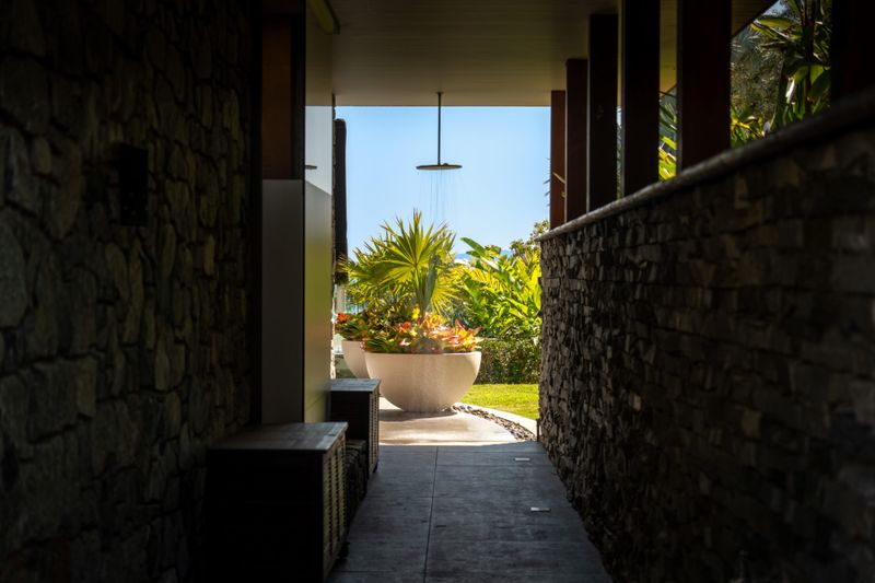 14 Breezeway (8926) (walls brighter) - Copy